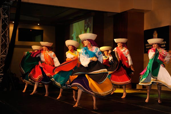 danzas folcloricas tradicionales ecuador costa sierra oriente 15