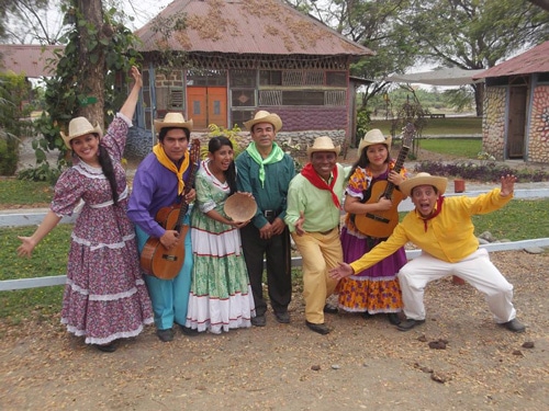 trajes tipicos vestimenta costa ecuatoriana 3